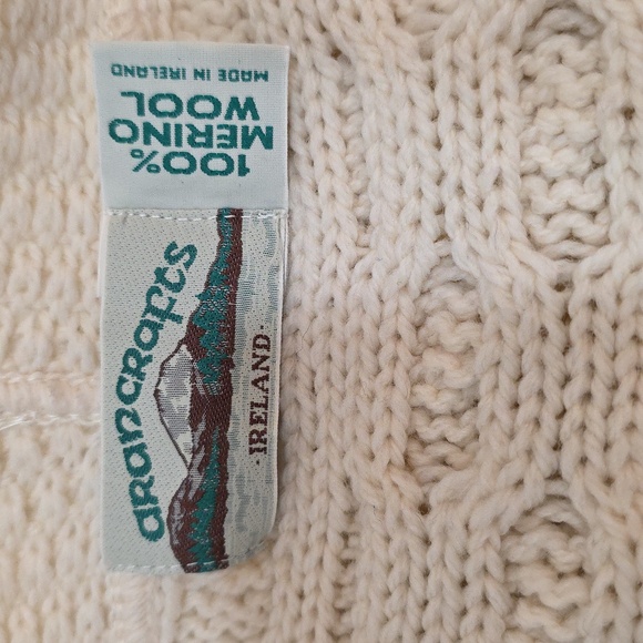 Aran Crafts knitted shawl or wrap with pockets - Picture 10 of 12